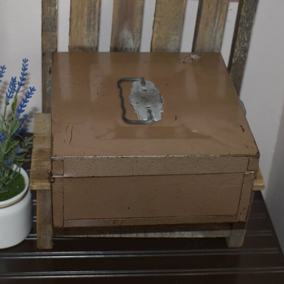 Vintage Antique Tan Metal Cash Box Porta File Case Storage Farmhouse Decor - Picture 9 of 14